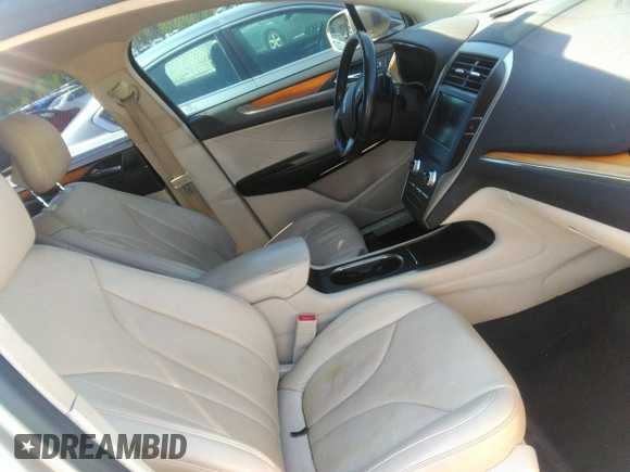 2015 Lincoln MKC z VIN 5LMCJ1A99FUJ41365, wystawiony jako IAAI lot #41985834 z przebiegiem 116 648 mil mil oraz . Historia ofert i sprzedaży dostępna na DreamBid. Obrazek 5.
