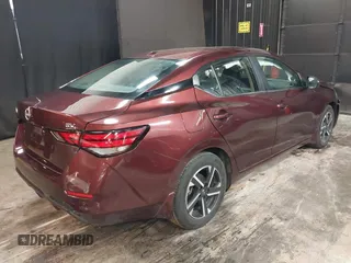2024 Nissan Sentra SV z VIN 3N1AB8CV5RY260498, wystawiony jako IAAI lot #42255548 z przebiegiem 7842 mil mil oraz . Historia ofert i sprzedaży dostępna na DreamBid. Obrazek 4.