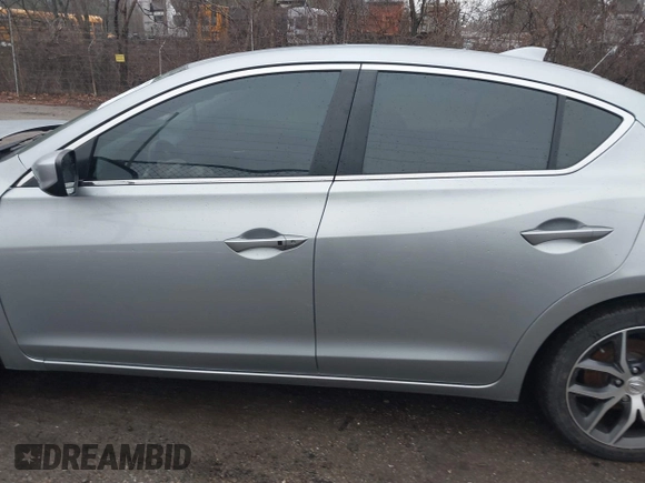 2019 Acura ILX w/Premium Pkg with VIN 19UDE2F78KA014830, listed as a IAAI auction lot 38611591 with 70,944 mi miles. Bid and sale history available at carsss.com. Image 14.