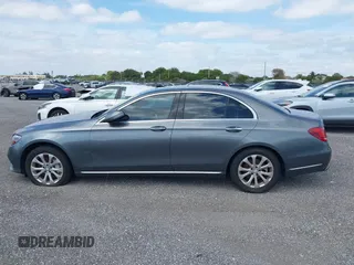 2017 Mercedes-Benz E-Class E 300 Luxury with VIN WDDZF4JB2HA137353, listed as a IAAI auction lot 40830208 with 1 mi miles. Bid and sale history available at carsss.com. Image 14.
