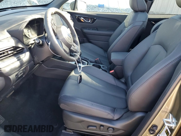2025 Subaru Forester Limited z VIN JF2SLDRC3SH488483, wystawiony jako Copart lot #50199515 z przebiegiem 497 mil mil oraz Szkoda całkowita • Salvage title. Historia ofert i sprzedaży dostępna na DreamBid. Obrazek 7.