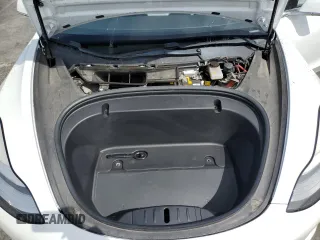 2020 Tesla Model 3 Standard Range Plus z VIN 5YJ3E1EA6LF634067, wystawiony jako Copart lot #50718645 z przebiegiem 26 605 mil mil oraz Szkoda całkowita • Salvage title. Historia ofert i sprzedaży dostępna na DreamBid. Obrazek 11.