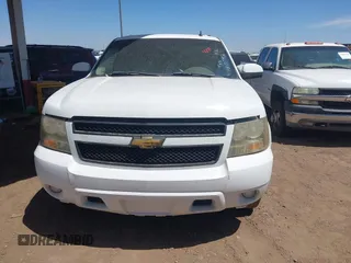 2007 Chevrolet Suburban LTZ with VIN 3GNFC16047G201752, listed as a IAAI auction lot 42028735 with 193,073 mi miles. Bid and sale history available at carsss.com. Image 6.