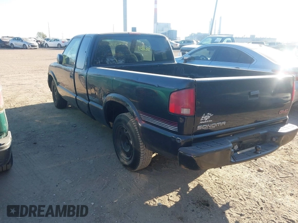 2000 GMC Sonoma SLS z VIN 1GTCS19W0Y8256706, wystawiony jako IAAI lot #40631659 z przebiegiem 145 163 mil mil oraz . Historia ofert i sprzedaży dostępna na DreamBid. Obrazek 3.