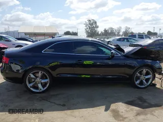 2012 Audi A5 Premium Plus z VIN WAULFAFR2CA016445, wystawiony jako IAAI lot #41948820 z przebiegiem 159 751 mil mil oraz . Historia ofert i sprzedaży dostępna na DreamBid. Obrazek 14.