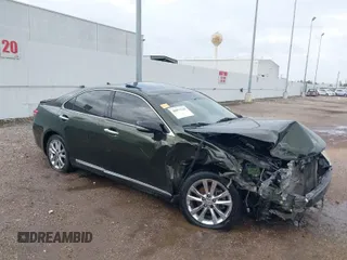 2010 Lexus ES with VIN JTHBK1EG5A2355846, listed as a IAAI auction lot 40871544 with 165,353 mi miles. Bid and sale history available at carsss.com. Image 1.