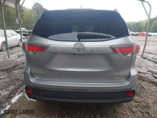 2016 Toyota Highlander LE with VIN 5TDBKRFH5GS235747, listed as a IAAI auction lot 42006974 with 85,213 mi miles. Bid and sale history available at carsss.com. Image 16.