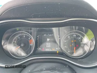 2021 Jeep Cherokee Altitude z VIN 1C4PJLLB4MD215146, wystawiony jako IAAI lot #42253929 z przebiegiem 42 666 mil mil oraz . Historia ofert i sprzedaży dostępna na DreamBid. Obrazek 7.