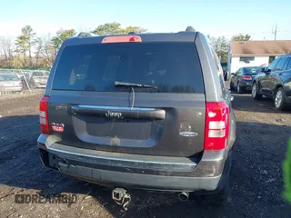 2016 Jeep Patriot Latitude with VIN 1C4NJRFB9GD627671, listed as a IAAI auction lot 41858695 with 999,999 mi miles. Bid and sale history available at carsss.com. Image 15.