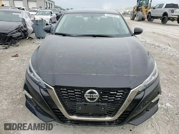 2019 Nissan Altima SR with VIN 1N4BL4CV3KC159178, listed as a Copart auction lot 53447525 with 33,590 mi miles and Salvage Title. Bid and sale history available at DreamBid. Image 11.