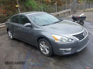 2014 Nissan Altima 2.5 with VIN 1N4AL3APXEC182763, listed as a IAAI auction lot 41943003 with 246,706 mi miles. Bid and sale history available at carsss.com. Image 1.