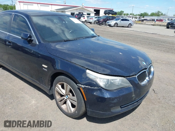2010 BMW 5 Series 528i xDrive z VIN WBANV1C55AC157346, wystawiony jako IAAI lot #42286529 z przebiegiem 148 839 mil mil oraz . Historia ofert i sprzedaży dostępna na DreamBid. Obrazek 6.