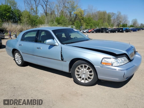 2006 Lincoln Town Car Signature z VIN 1LNHM81W36Y622915, wystawiony jako Copart lot #56097935 z przebiegiem 151 366 mil mil oraz Czysty tytuł • Clean title. Historia ofert i sprzedaży dostępna na DreamBid. Obrazek 4.