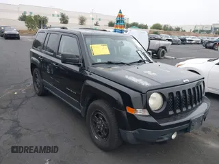 2014 Jeep Patriot Sport z VIN 1C4NJPBA3ED881990, wystawiony jako IAAI lot #42421450 z przebiegiem 154 914 mil mil oraz . Historia ofert i sprzedaży dostępna na DreamBid. Obrazek 1.
