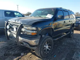 2001 Chevrolet Suburban LS with VIN 3GNEC16T61G284128, listed as a IAAI auction lot 41102555 with 198,323 mi miles. Bid and sale history available at carsss.com. Image 17.