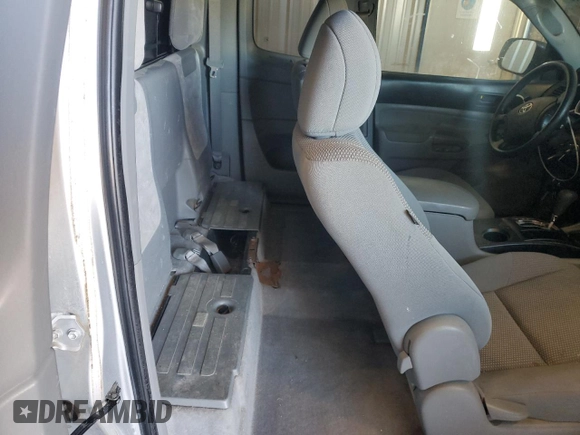 2011 Toyota Tacoma with VIN 5TFUU4EN0BX001483, listed as a Copart auction lot 45339015 with 200,917 mi miles and Clean Title. Bid and sale history available at carsss.com. Image 10.