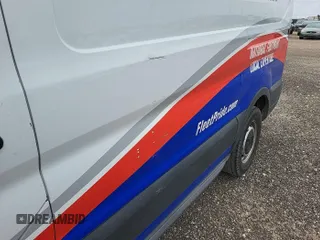 2018 Ford Transit с VIN 1FTYE1CM4JKA08195, выставлен на аукционе IAAI как лот 42726983 с пробегом 131 936 миль миль и . История ставок и продаж доступна на DreamBid. Изображение 6.