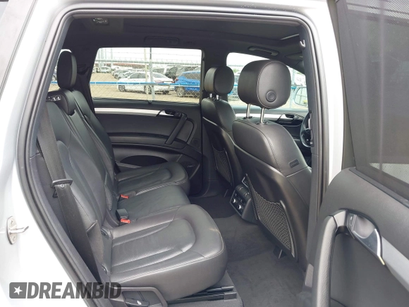 2015 Audi Q7 S line Prestige с VIN WA1DGAFE3FD014444, выставлен на аукционе IAAI как лот 42402252 с пробегом Не указан миль и . История ставок и продаж доступна на DreamBid. Изображение 8.