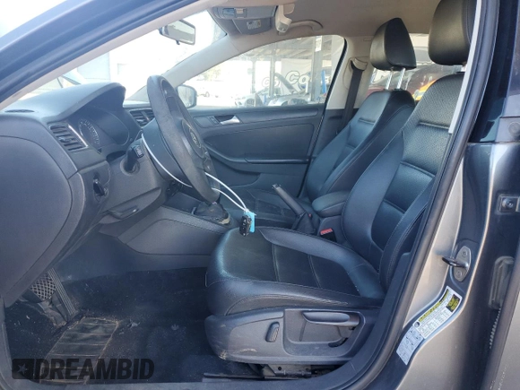 2014 Volkswagen Jetta SE with VIN 3VWD17AJ1EM247446, listed as a Copart auction lot 63695695 with 165,652 mi miles and Clean title. Bid and sale history available at DreamBid. Image 7.