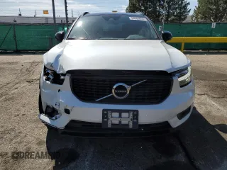 2019 Volvo XC40 Momentum с VIN YV4162XZ8K2006393, выставлен на аукционе Copart как лот 53509605 с пробегом 81 946 миль миль и Списание • Salvage title. История ставок и продаж доступна на DreamBid. Изображение 5.
