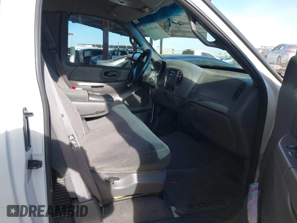 2000 Ford F-150 with VIN 2FTPX17LXYCA23919, listed as a IAAI auction lot 41625192 with 141,028 mi miles and . Bid and sale history available at DreamBid. Image 5.