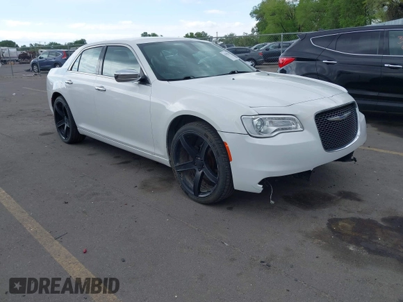 2019 Chrysler 300 Limited z VIN 2C3CCAEG9KH698188, wystawiony jako IAAI lot #42190234 z przebiegiem 62 817 mil mil oraz . Historia ofert i sprzedaży dostępna na DreamBid. Obrazek 1.