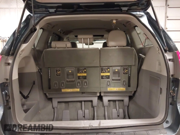 2014 Toyota Sienna XLE с VIN 5TDYK3DC5ES423745, выставлен на аукционе IAAI как лот 42455273 с пробегом 103 063 миль миль и . История ставок и продаж доступна на DreamBid. Изображение 12.