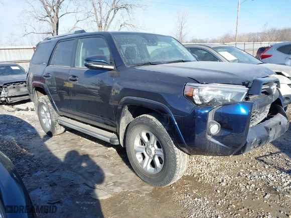 2020 Toyota 4Runner SR5 with VIN JTEBU5JR3L5755668, listed as a IAAI auction lot 41415638 with 39,053 mi miles. Bid and sale history available at carsss.com. Image 1.