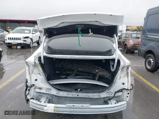 2018 Ford Fusion Titanium with VIN 3FA6P0D90JR247654, listed as a IAAI auction lot 41506643 with 100,907 mi miles. Bid and sale history available at carsss.com. Image 17.