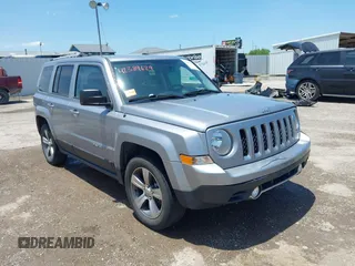 2017 Jeep Patriot High Altitude z VIN 1C4NJPFAXHD130724, wystawiony jako IAAI lot #42389629 z przebiegiem 86 292 mil mil oraz . Historia ofert i sprzedaży dostępna na DreamBid. Obrazek 1.