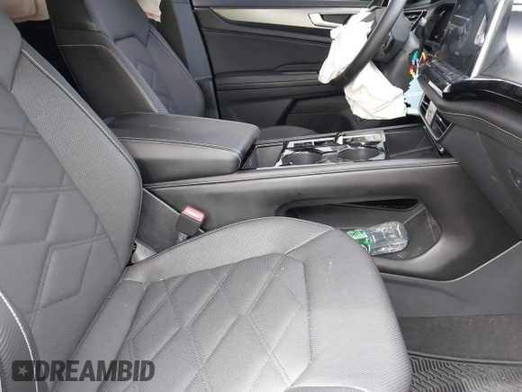 2024 Volkswagen Atlas SE with VIN 1V2KE2CA7RC228100, listed as a IAAI auction lot 42007768 with 27,956 mi miles and . Bid and sale history available at DreamBid. Image 5.