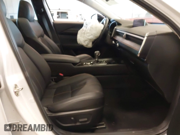 2023 Mazda CX-50 S Premium Plus z VIN 7MMVABEM5PN137829, wystawiony jako IAAI lot #42100783 z przebiegiem 22 209 mil mil oraz . Historia ofert i sprzedaży dostępna na DreamBid. Obrazek 5.