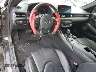 2020 Toyota Supra 3.0 z VIN WZ1DB4C04LW030801, wystawiony jako Copart lot #51373725 z przebiegiem 31 547 mil mil oraz Szkody całkowita. Historia ofert i sprzedaży dostępna na DreamBid. Obrazek 8.