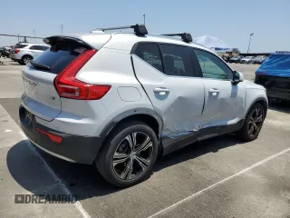 2021 Volvo XC40 Inscription with VIN YV4162UL5M2564818, listed as a Copart auction lot 58443445 with 36,557 mi miles and Salvage title. Bid and sale history available at DreamBid. Image 3.
