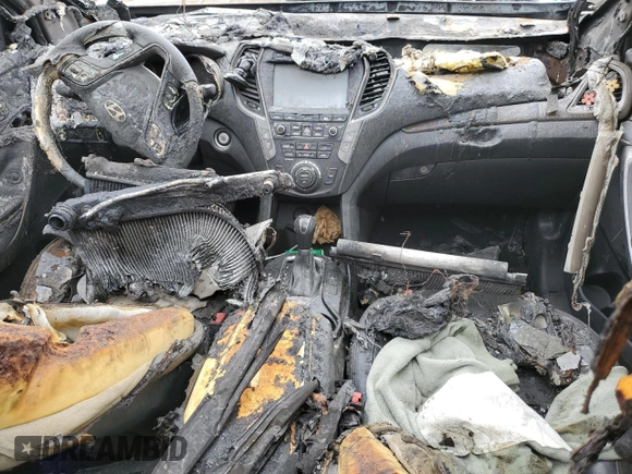 2017 Hyundai Santa Fe 2.0T z VIN 5XYZUDLA6HG406037, wystawiony jako Copart lot #61124765 z przebiegiem Nie podano mil oraz Nie do naprawy • Non repairable. Historia ofert i sprzedaży dostępna na DreamBid. Obrazek 8.