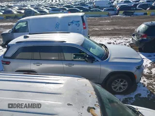 2023 Jeep Grand Cherokee Limited z VIN 1C4RJHBG4PC586661, wystawiony jako IAAI lot #41069064 z przebiegiem 22 209 mil mil oraz . Historia ofert i sprzedaży dostępna na DreamBid. Obrazek 13.