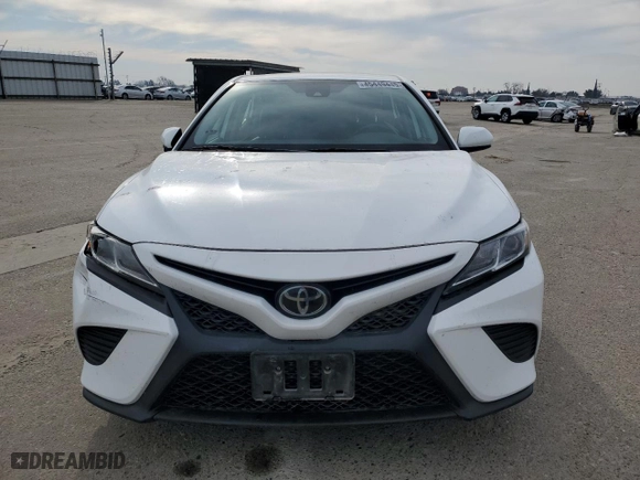 2020 Toyota Camry SE with VIN 4T1G11AK3LU942831, listed as a Copart auction lot 45449445 with 74,218 mi miles and Salvage Title. Bid and sale history available at carsss.com. Image 5.