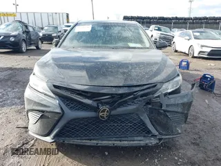 2018 Toyota Camry LE z VIN 4T1B11HK5JU649736, wystawiony jako IAAI lot #41536240 z przebiegiem 20 330 mil mil oraz . Historia ofert i sprzedaży dostępna na DreamBid. Obrazek 11.