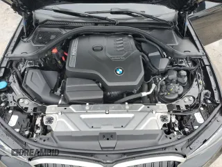 2024 BMW 3 Series 330i z VIN 3MW69FF08R8E46620, wystawiony jako Copart lot #59095945 z przebiegiem 14 609 mil mil oraz Szkoda całkowita • Salvage title. Historia ofert i sprzedaży dostępna na DreamBid. Obrazek 11.