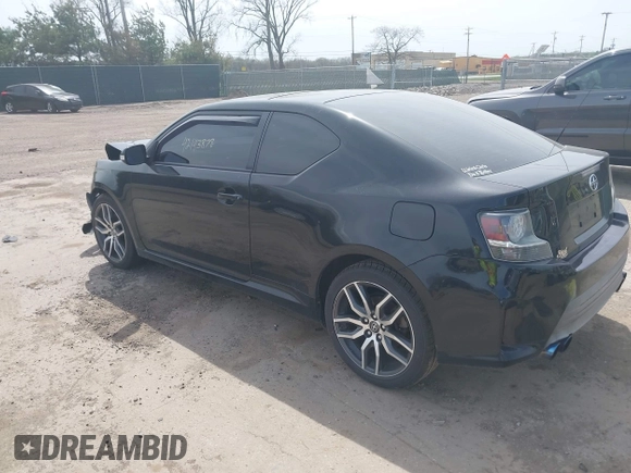 2015 Scion tC z VIN JTKJF5C75FJ012021, wystawiony jako IAAI lot #42143878 z przebiegiem 127 235 mil mil oraz . Historia ofert i sprzedaży dostępna na DreamBid. Obrazek 3.