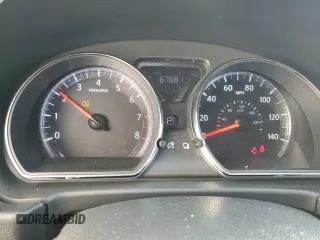 2017 Nissan Versa SV z VIN 3N1CN7AP6HL880237, wystawiony jako Copart lot #55508325 z przebiegiem 67 681 mil mil oraz Szkody całkowita. Historia ofert i sprzedaży dostępna na DreamBid. Obrazek 9.