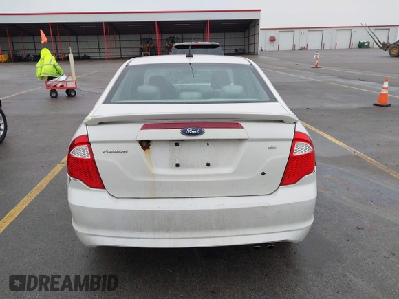 2010 Ford Fusion SE with VIN 3FAHP0HA3AR202527, listed as a IAAI auction lot 41698369 with 194,621 mi miles. Bid and sale history available at carsss.com. Image 17.