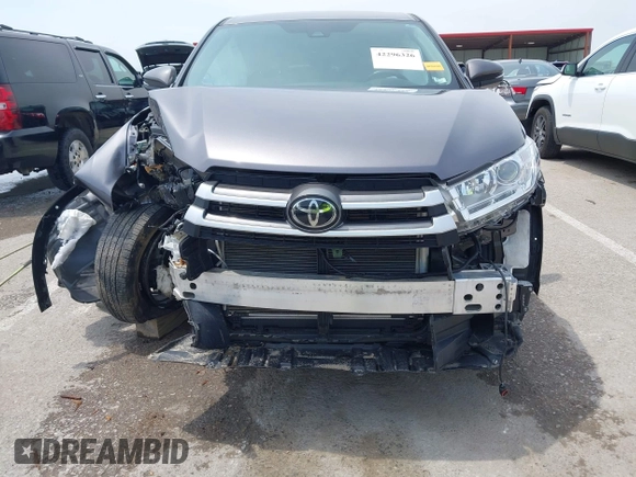 2019 Toyota Highlander LE with VIN 5TDBZRFH6KS718068, listed as a IAAI auction lot 42296326 with Not provided miles and . Bid and sale history available at DreamBid. Image 6.