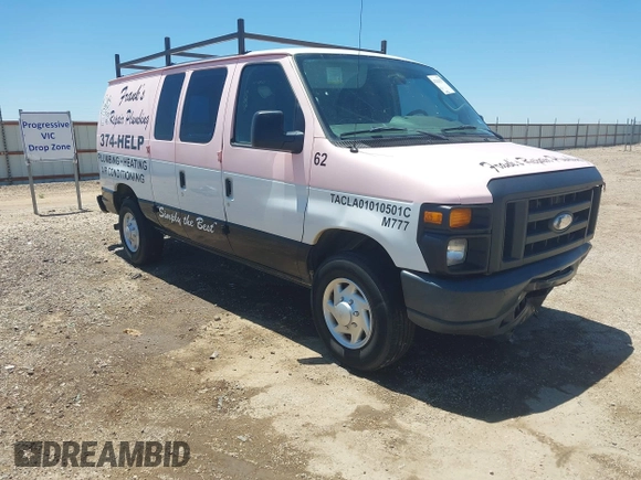 2014 Ford Econoline Cargo Commercial z VIN 1FTNE2EL2EDA81251, wystawiony jako IAAI lot #42326135 z przebiegiem 158 932 mil mil oraz . Historia ofert i sprzedaży dostępna na DreamBid. Obrazek 1.