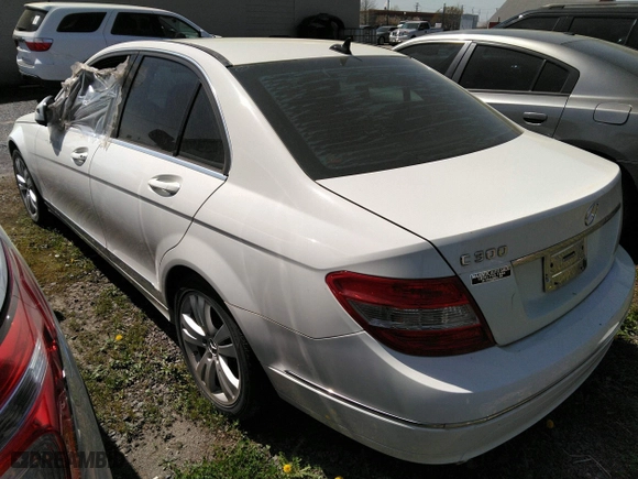 2008 Mercedes-Benz C-Class 3.0L Sport with VIN WDDGF54X48F043532, listed as a IAAI auction lot 41911026 with 443,414 mi miles. Bid and sale history available at carsss.com. Image 3.