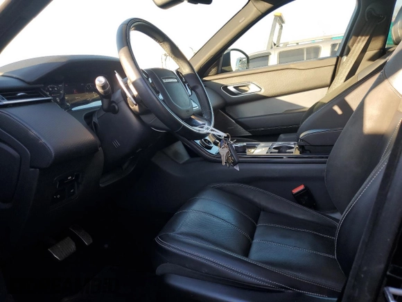 2018 Land Rover Range Rover Velar R-Dynamic SE z VIN SALYL2RX9JA753276, wystawiony jako Copart lot #41743885 z przebiegiem 74 779 mil mil oraz Szkoda całkowita • Salvage title. Historia ofert i sprzedaży dostępna na DreamBid. Obrazek 7.
