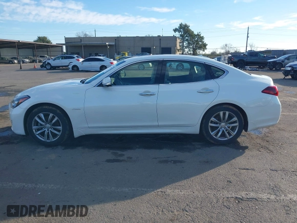 2016 Infiniti Q70 with VIN JN1EY1APXGM470039, listed as a IAAI auction lot 41331470 with 62,831 mi miles and . Bid and sale history available at DreamBid. Image 14.