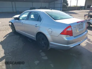 2011 Ford Fusion SE with VIN 3FAHP0HA0BR144927, listed as a IAAI auction lot 41938722 with 138,207 mi miles. Bid and sale history available at carsss.com. Image 3.