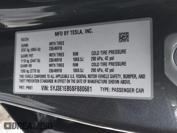 2025 Tesla Model 3 Long Range z VIN 5YJ3E1EB5SF880681, wystawiony jako IAAI lot #41429855 z przebiegiem 747 mil mil oraz . Historia ofert i sprzedaży dostępna na DreamBid. Obrazek 9.