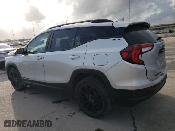 2022 GMC Terrain SLE z VIN 3GKALMEV9NL253730, wystawiony jako Copart lot #45146535 z przebiegiem Nie podano mil oraz Szkoda całkowita • Salvage title. Historia ofert i sprzedaży dostępna na DreamBid. Obrazek 2.